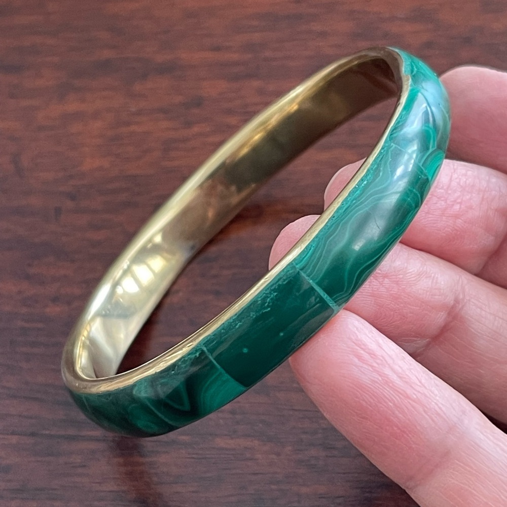Natural malachite golden brass bangle bracelet - Picture 4 of 6